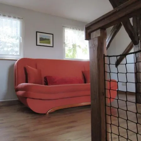 Gemutliches Ferienhaus In Mit Terrasse Und Grill Hébergement de vacances *