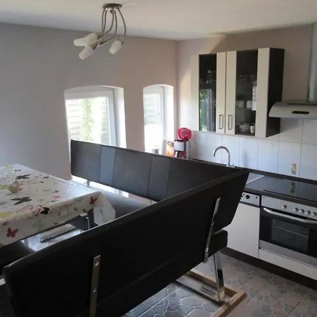 Hébergement de vacances Gemutliches Ferienhaus In Mit Terrasse Und Grill Musselmow