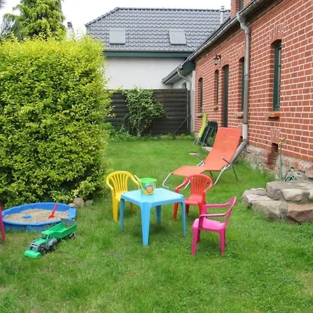 Gemutliches Ferienhaus In Mit Terrasse Und Grill *
