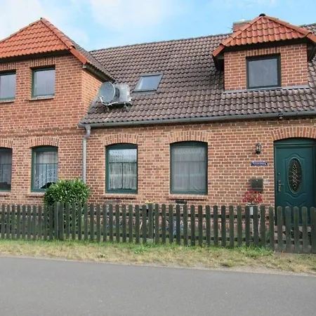 Gemutliches Ferienhaus In Mit Terrasse Und Grill Musselmow